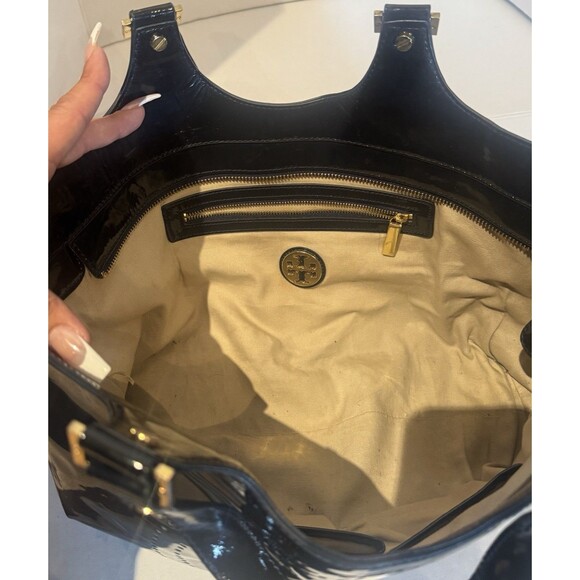 Auth. Tory Burch Bombe Tote Patent Leather Big Perforated Logo Navy Blue - Picture 8 of 10
